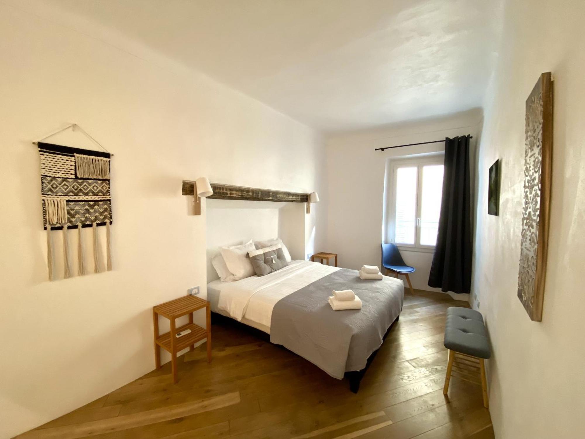 Le Bougainvillier Menton Vieille Ville الغرفة الصورة
